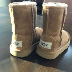 Baby/Toddler Uggs Chestnut Size 6